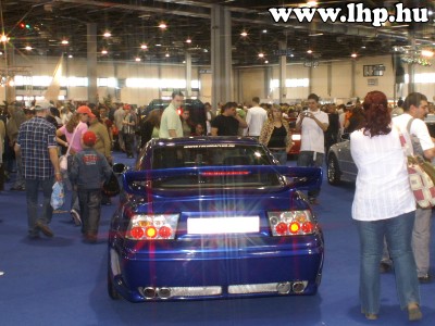 Luxusaut� ki�ll�t�s