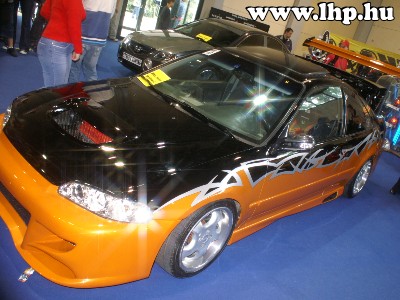 Luxusaut� ki�ll�t�s