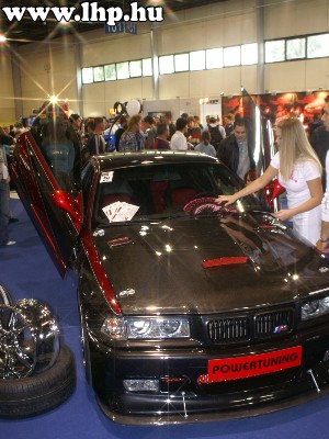 Luxusaut� ki�ll�t�s