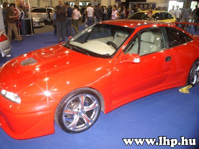 Luxusaut� ki�ll�t�s