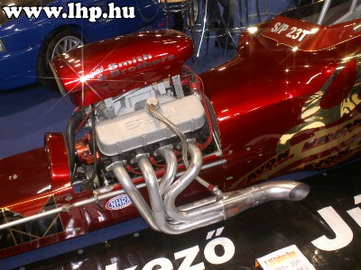 Luxusaut� ki�ll�t�s