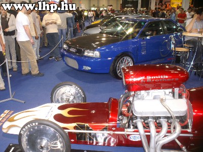 Luxusaut� ki�ll�t�s