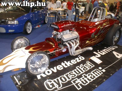 Luxusaut� ki�ll�t�s