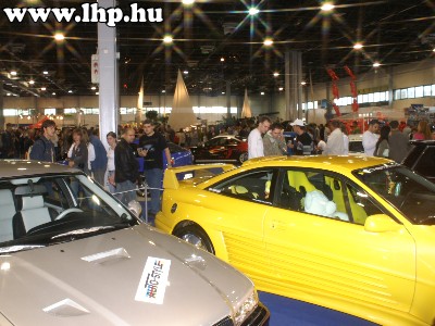 Luxusaut� ki�ll�t�s