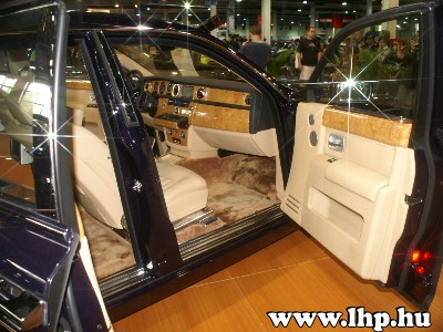 Luxusaut� ki�ll�t�s