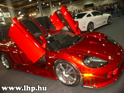 Luxusaut� ki�ll�t�s