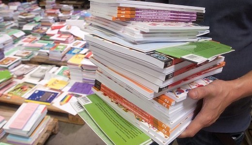 Emmi: tbb mint 600 ezer dik kap ingyentanknyvet