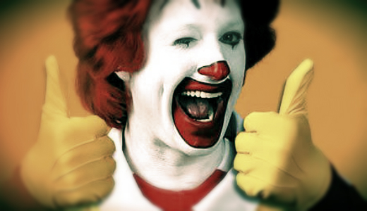 Emberi fogak, fm s manyag a japn McDonald's kajiban