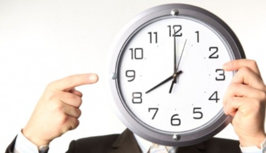 Vas�rnap hajnali kett�kor h�rom �ra lesz