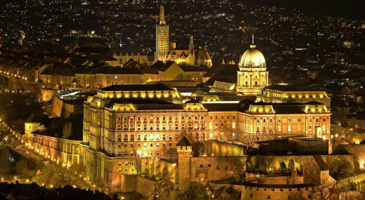 Oktat�s helyett v�r�p�t�s