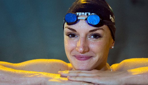 Hossz� Katinka elny�hetetlen: �jabb k�t vil�gkupa arany