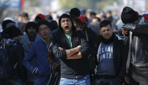 Kezds eltt bukra ll a migrcis minicscs