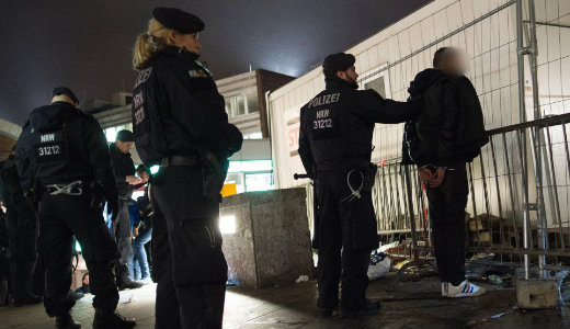 Kt nt is megerszakoltak Klnben