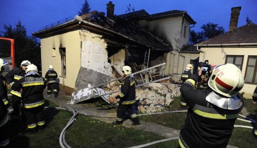 Rrobbant a hz az ids asszonyra - fot
