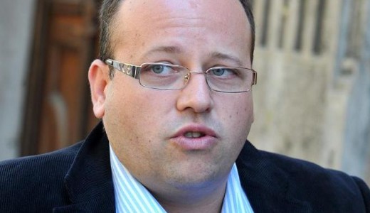 Pnzrt vettek nyelvvizsgt a politikusok