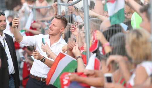 rmmmor - Egytt nnepeltek a szurkolk az Eb-rl hazatr jtkosokkal 