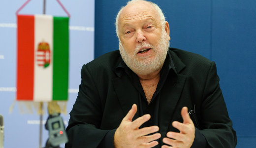 Kzpnzbl vette, Romniba viszi tvbirodalmt Andy Vajna