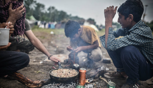 Megtiltottk az Oltalomnak s a Migszolnak, hogy telt osszanak a hatrnl rekedteknek
