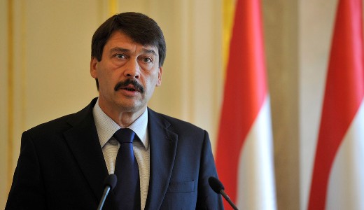 der: elszr a hskre, majd az ldozatokra, vgl a vesztesgre emlkeznk 