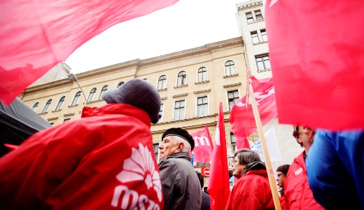 sszefogst s a kormny levltst srgettek baloldali ellenzki prtok