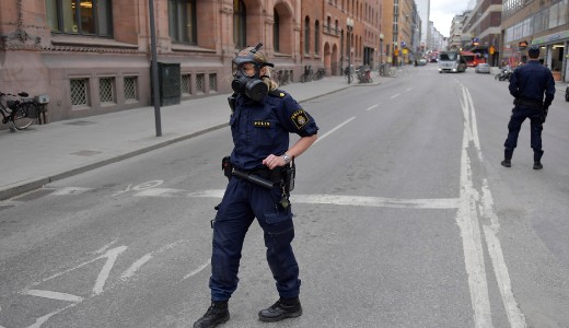 J�r�kel�ket g�zolt el egy teheraut� Stockholmban