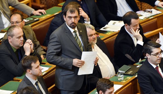 A Jobbik �sszefog a baloldallal a CEU-t�rv�ny ellen