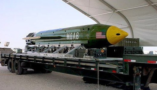 T�mad az USA: puszt�t� erej� bomb�t dobtak le az Iszl�m �llam c�lpontjaira 