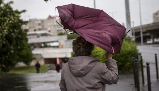 Szeles, h�v�s, z�poros id�t �g�rnek az �nnepekre