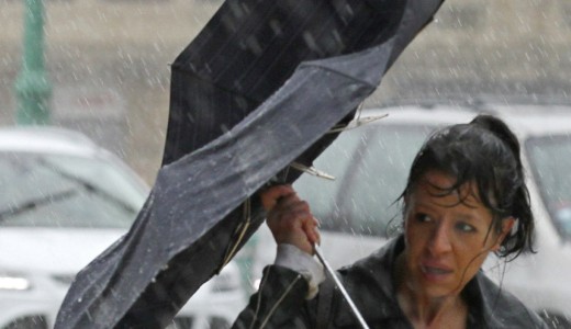 Es�vel, viharos sz�llel j�n a m�jus v�ge