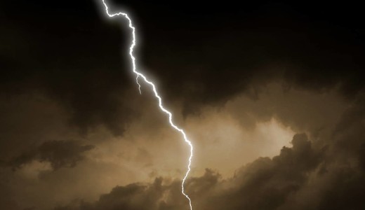 Elkezd�d�tt: brut�lis szupercella t�rt be az orsz�gba - emelt�k a riaszt�si fokozatot is 