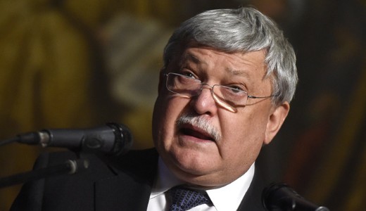 Cs�nyi id�t nyert, de d�f�st kap, ha bukik Storck