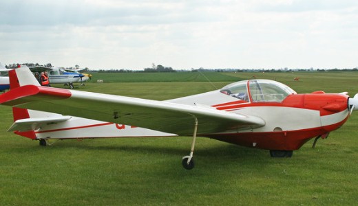 T�k�l�n lezuhant egy kisrep�l�, k�t ember meghalt