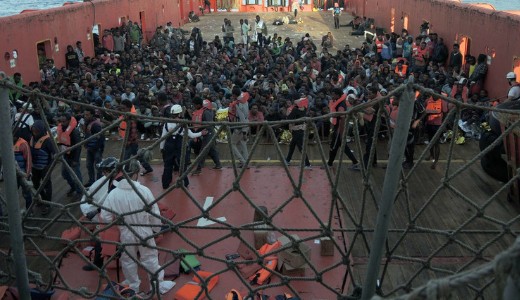 F�lelmetes: megjelent a Fekete B�rd - A vil�g legbrut�lisabb b�n�z�i �rkeztek meg a menek�lt�radattal 