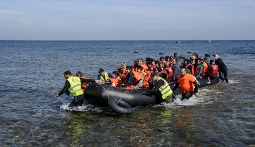 750 katon�t vet be Ausztria, hogy lez�rj�k a hat�rt 