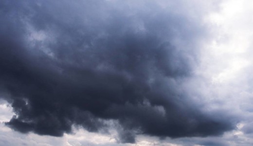 Itt az apokalipszis: vihar, j�ges�, mindent els�pr� sz�l - olyan id� k�zeleg, amit nem felejt�nk el egyhamar 