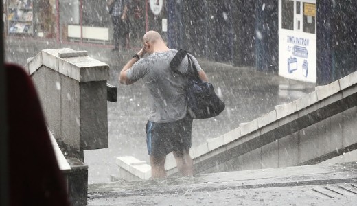 Tarolt a vihar: kid�lt f�k akad�lyozz�k a forgalmat szerte az orsz�gban 