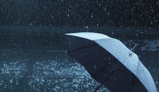 Puszt�t� vihar �rkezett meg Magyarorsz�gra, K�rmendre m�r lecsapott 