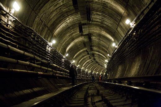 Hamarosan megkezd�dik a h�rmas metr� fel�j�t�sa