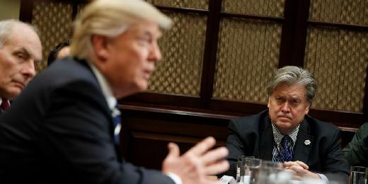 Steve Bannon elhagyta a Feh�r H�zat