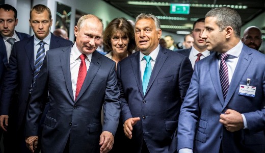 Putyin m�r az Ar�na d�szp�holy�ban �l