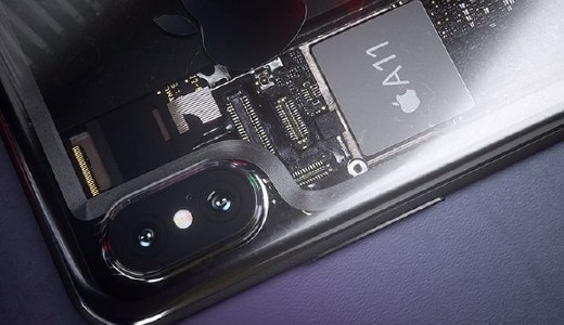 Tekint�lyes forr�s: szeptember 12-�n j�n az iPhone