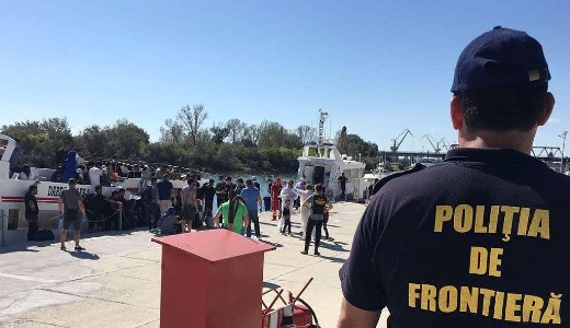 A Fekete-tengeri �tvonalat tesztelik az embercsemp�szek