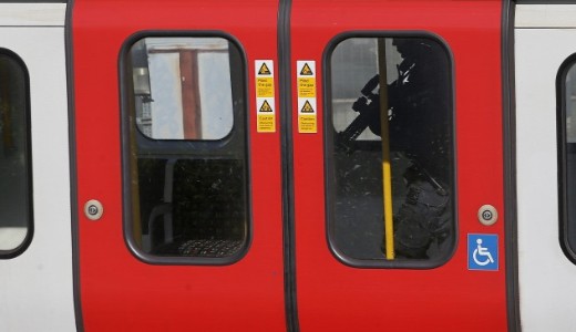 �rizetbe vettek egy 18 �ves f�rfit a londoni mer�nylet miatt