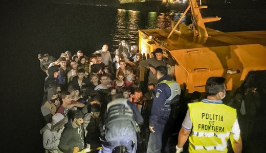 A Fekete-tengeren �t is elkezdtek Eur�p�ba �rkezni a menek�ltek