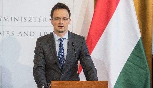 Szijj�rt�: haz�nknak most az a legf�bb feladata, hogy a nemzetk�zi nyom�st fokozza Ukrajn�n