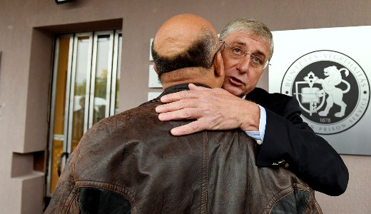 Gyurcs�ny k�s�rte a b�rt�nbe a Sukor�-�gy miatt el�t�lt Cs�szy Zsoltot