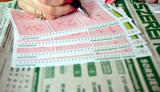 Ha a 8-as a szerencsesz�ma, akkor j�l ikszelt a lott�n