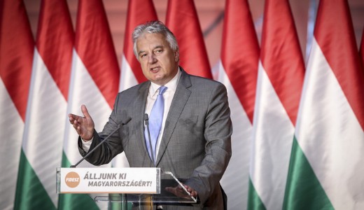 Semj�n szerint Navracsics koll�g�i Soros zseb�ben vannak