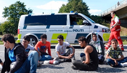 Fordulat: A d�noknak elege lett a menek�ltek befogad�s�b�l