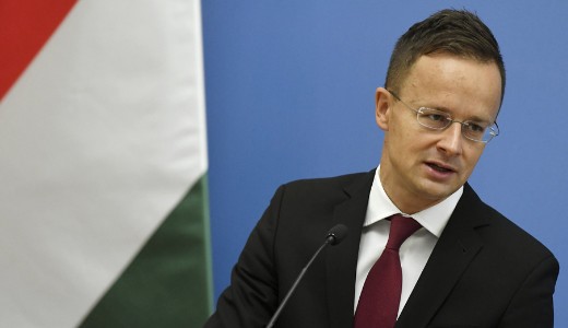 Szijj�rt�: ne akarja megmondani az ukr�n korm�ny, hogy mi a j� a k�rp�taljai magyaroknak